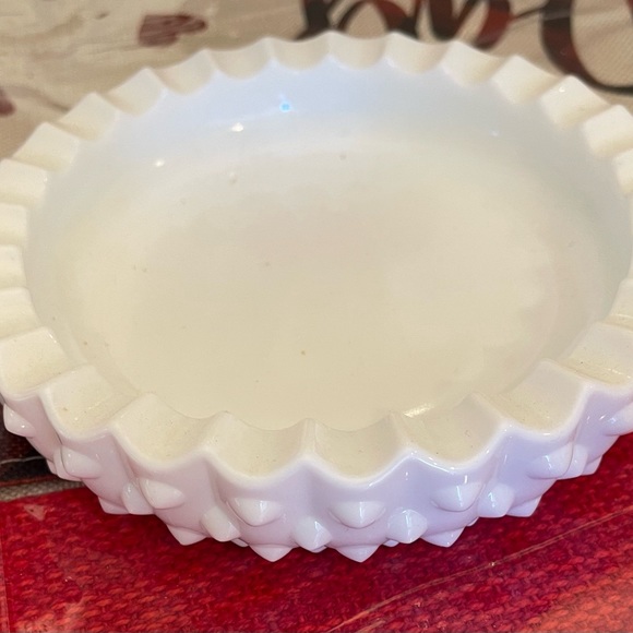 Milk Glass - Picture 4 of 11